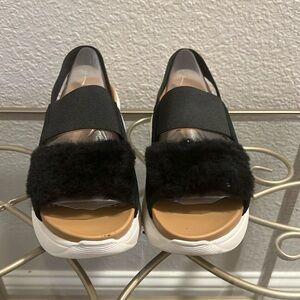 UGG Woman Silver lake II Black Platform Sling Back Sandal Sz 7.5